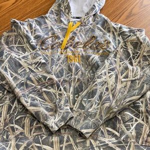 Men’s Large Cabelas camouflage sweatshirt